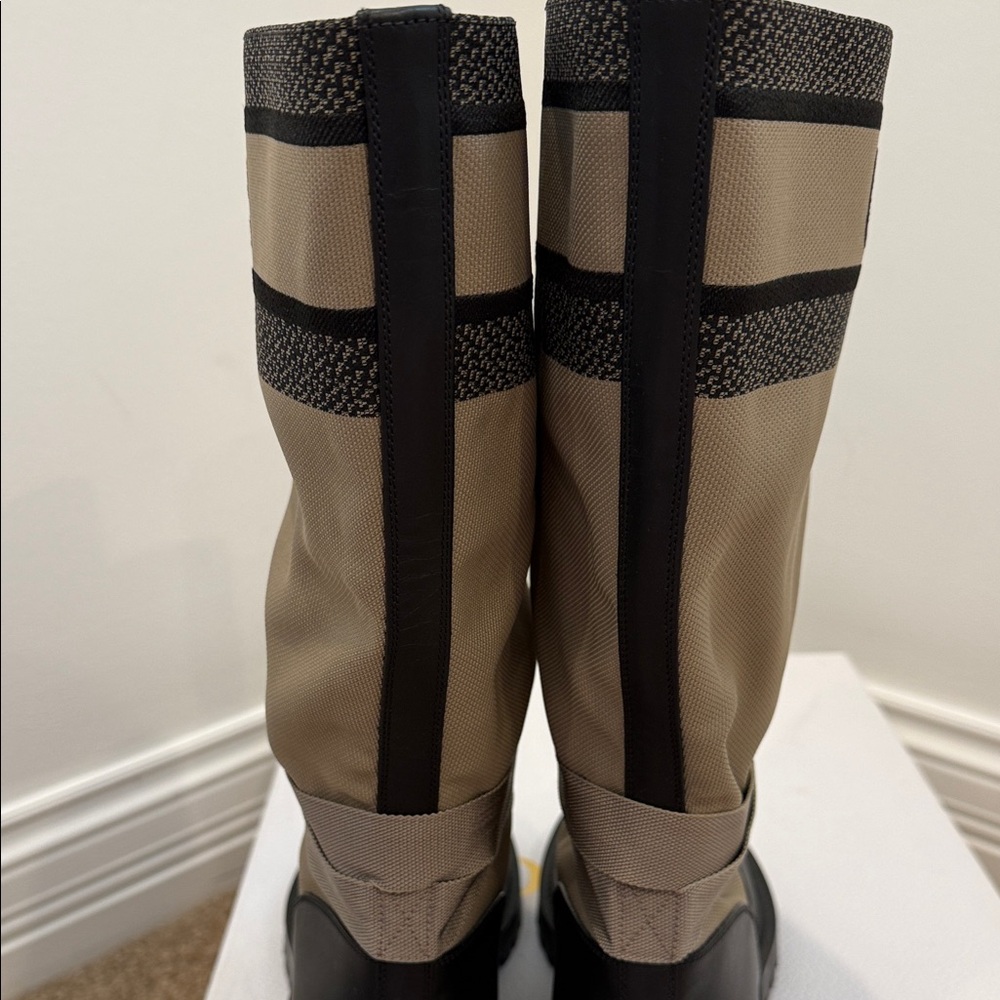 Christian Dior Explorer Logo Boots Beige & Black Canvas Leather 37.5 Worn Once - Picture 7 of 11